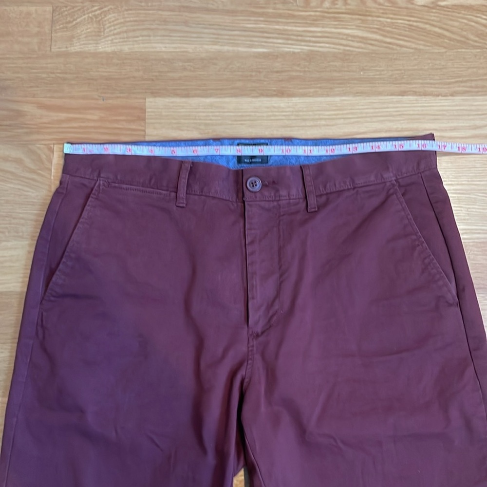 J Crew men’s burgundy flat front 770 straight khakis 32x30 - Picture 3 of 8